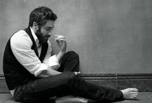 jake-gyllenhaal-covers-details-september-2012-05.jpg