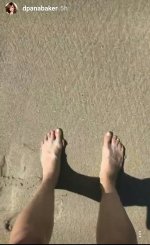 Danielle-Panabaker-Feet-1.jpg