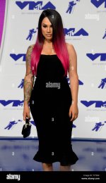 snow-tha-product-arrives-for-the-34th-annual-mtv-video-music-awards-at-the-forum-in-inglewood-ca.jpg