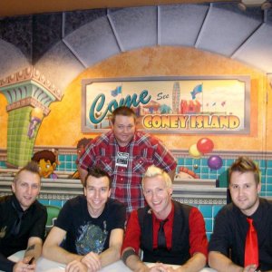my favorite rawk band Thousand Foot Krutch and me. Met them at the Creation Fest Tour, Nov 3rd, 2009