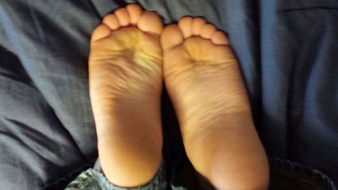 Feet1