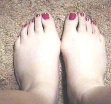 red toe nails