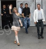 taylor-swift-outside-x-factor-studio-milan-italy-pic58139.jpg