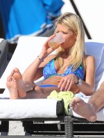 Tara-Reid-Feet-1163957.jpg