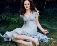 Alexis-Bledel-Feet-228967.jpg