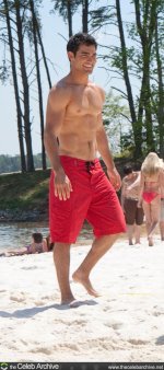 Tyler Hoechlin barefoot.jpg