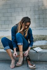 Katie-Cassidy-Feet-1447503.jpg