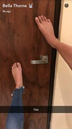 Bella-Thorne-Feet-2642582.jpg