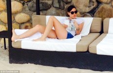 Aubrey-Plaza-Feet-2195680.jpg