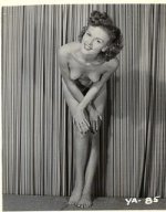 betty_white_curtains2_123_99lo.jpg