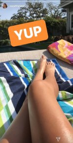 Sarah-Hyland-Feet-3557973.jpg