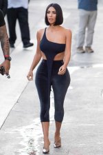 kimk_glamour_31jul18_shutterstock_editorial_9774536b_huge_p.jpg