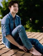 Shawn-Mendes-Feet-4041599.jpg