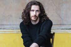 Hozier-press-by-Matthew-Thompson-2019-billboard-1548.jpg