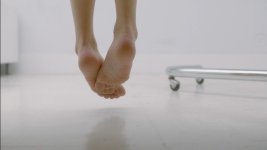 Eliza-Taylor-Cotter-Feet-1359687.jpg