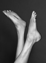 Cara-Delevingne-Feet-2657530.jpg