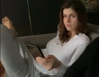 Alexandra-Daddario-Feet-5583175.jpg