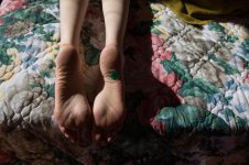 Hayley-Magnus-Feet-3886294.jpg