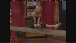 Kelly-Ripa-Feet-332102.jpg