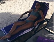 Emma-Chamberlain-Feet-5933028.jpg