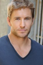 Brett Tucker.jpg