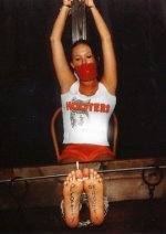 Hooters3.jpg