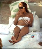 89524_Eva_Longoria_White_Bikini_Candids_31_122_402lo.jpg