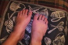 toes2.jpg