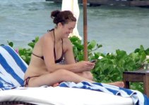 mandy_moore-bikini_mexico_09.jpg