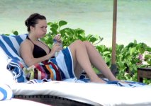 mandy_moore-bikini_mexico_16.jpg