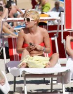 ElishaCuthbertCandid-UnknownHITW115.jpg