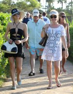 NickyHiltonCandid-UnknownHITW86.jpg