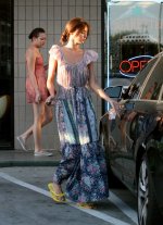 MirandaKerrCandid-UnknownHITW03.jpg