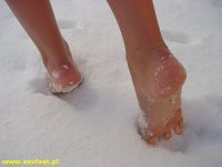 feetsnow004.jpg