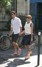 00662_Celebutopia_Eva_Mendes_Strolling_In_Paris_07_122_900lo.jpg