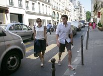 00807_Celebutopia_Eva_Mendes_Strolling_In_Paris_06_122_145lo.jpg