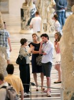 75761_Celebs4ever-com_Eva_Mendes_visits_the_Louvre_Museum_in_Paris_France_July_2_2008-12_122_463.jpg