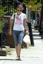 NataliePortmanCandid-UnknownHITW66.jpg