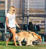 90637_Celebutopia-Pamela_Anderson_watching_her_son_play_baseball_in_Malibu-19_122_366lo.jpg