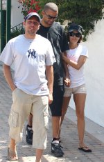 97440_Celebs4ever-com_Eva_Longoria_and_Tony_Parker_at_Malibu_Market_California_July_27_2008-06_1.jpg