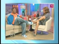 Tyra_Banks_shows_her_nice_Feet_on_Tyra_Show1.jpg