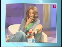 Tyra_Banks_shows_her_nice_Feet_on_Tyra_Show2.jpg