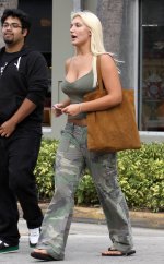 BrookeHoganCandid-UnknownHITW124.jpg