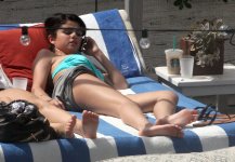 Selena-Gomez-Feet-1357514.jpg