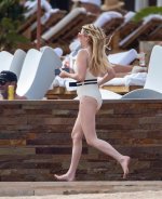 Emma-Roberts-Feet-7565664.jpg