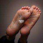 Queen feet mafia.jpg