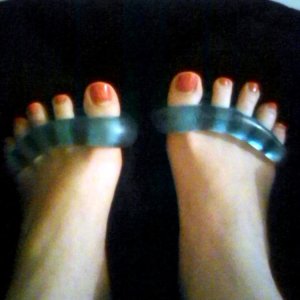 yoga toes