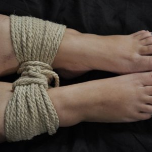 bound feet, pretty toes!