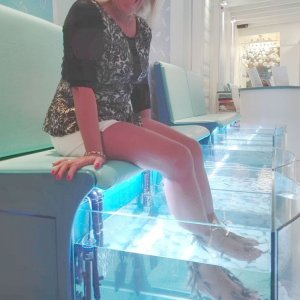 Media 'IMG_20170915_19ddd5448mod.jpg' in album 'Me laughing while having a "fishing" feet pedicure!'