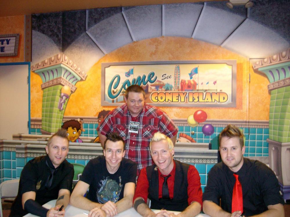 my favorite rawk band Thousand Foot Krutch and me. Met them at the Creation Fest Tour, Nov 3rd, 2009